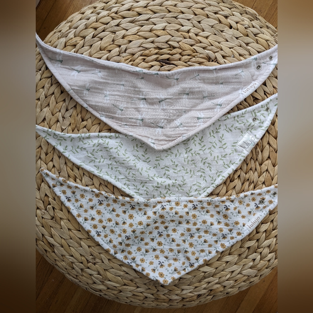 3 100% cotton bibs